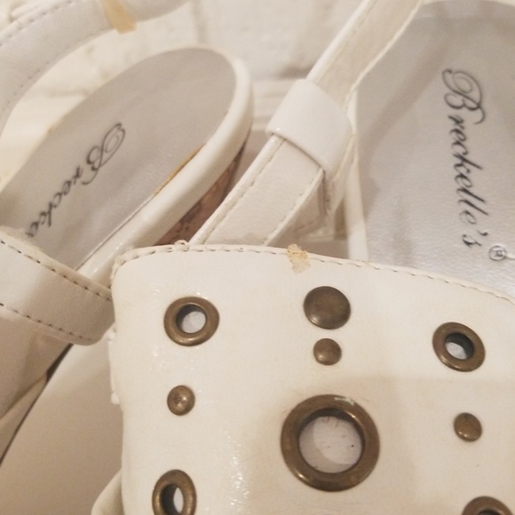 Breckelle's White Cork Heels - Picture 8 of 8